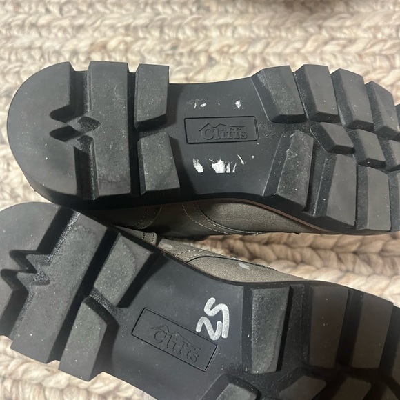 Cliffs Boots - Picture 5 of 5